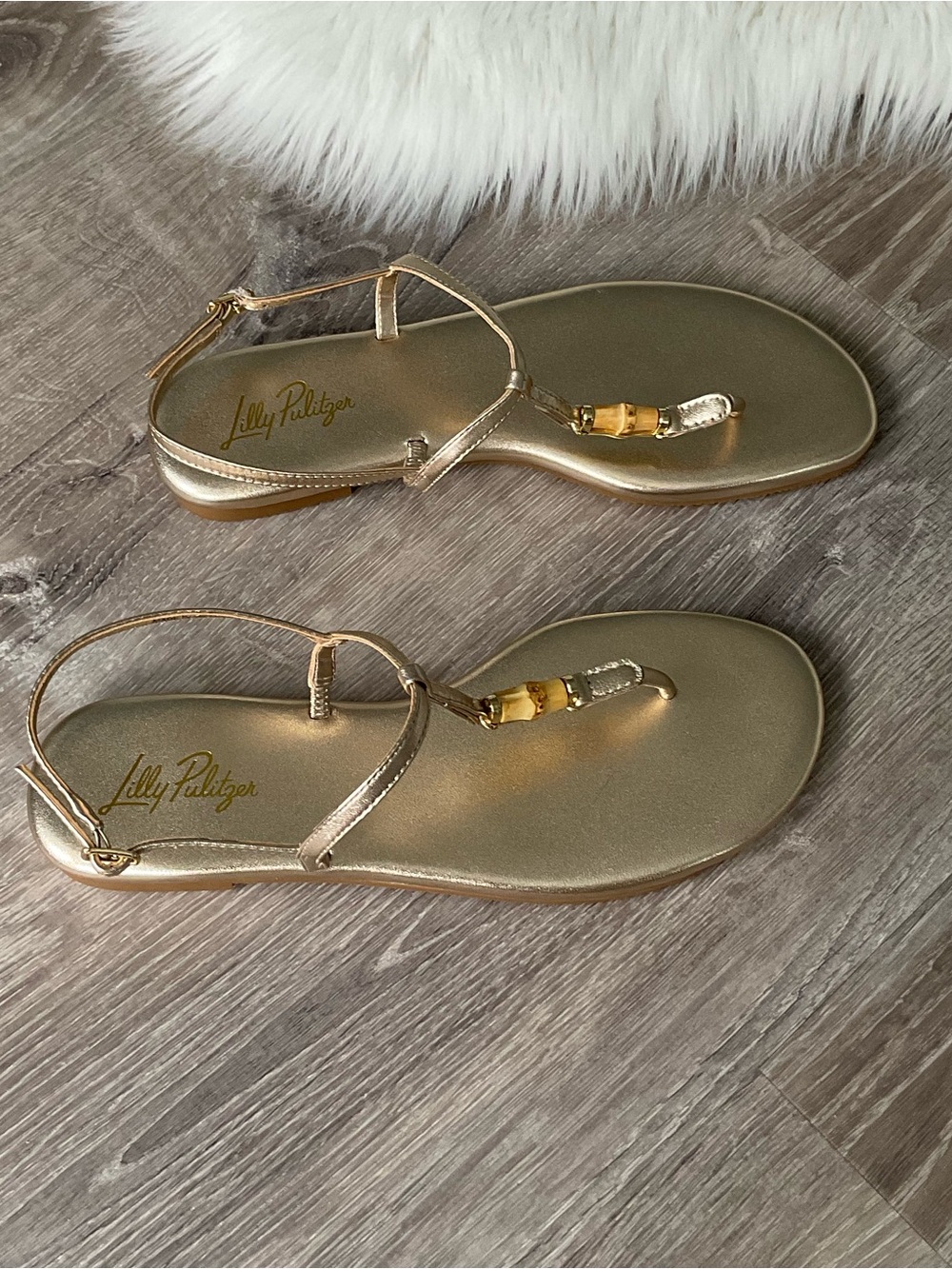 π LILLY PULITZER Leena Gold T-Strap Sandal - Picture 4 of 11